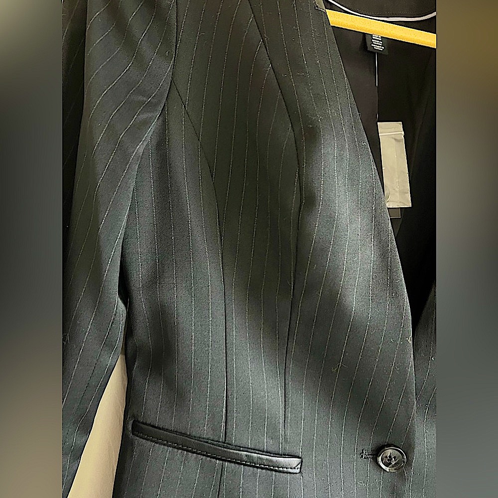 White & Black Womens Blazer (Unique style) NWT size 4